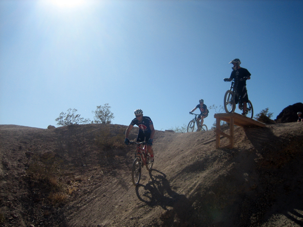 interbike_dirt_jumps_01