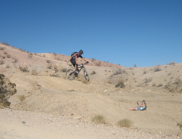 interbike_dirt_jumps_03