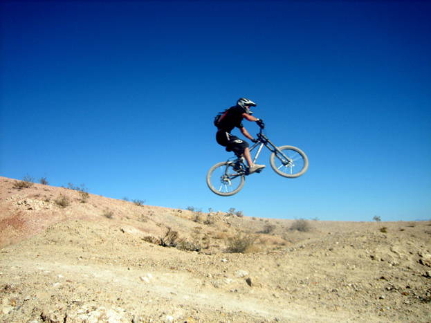 interbike_dirt_jumps_05