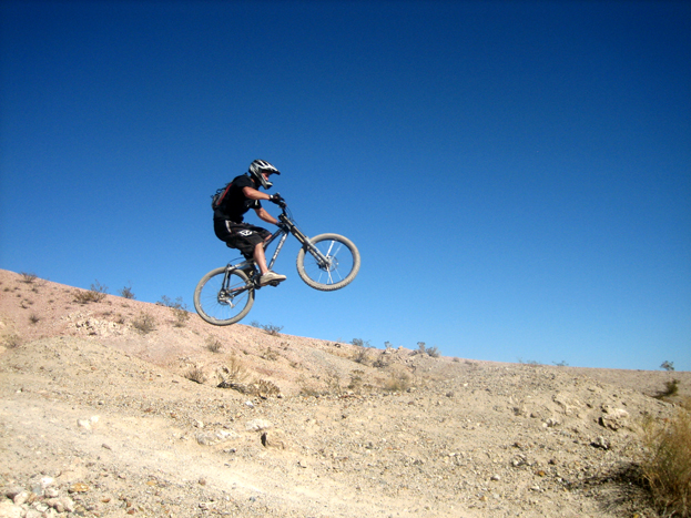 interbike_dirt_jumps_09